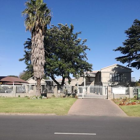 Sedibeng Guest House Vereeniging Exterior photo